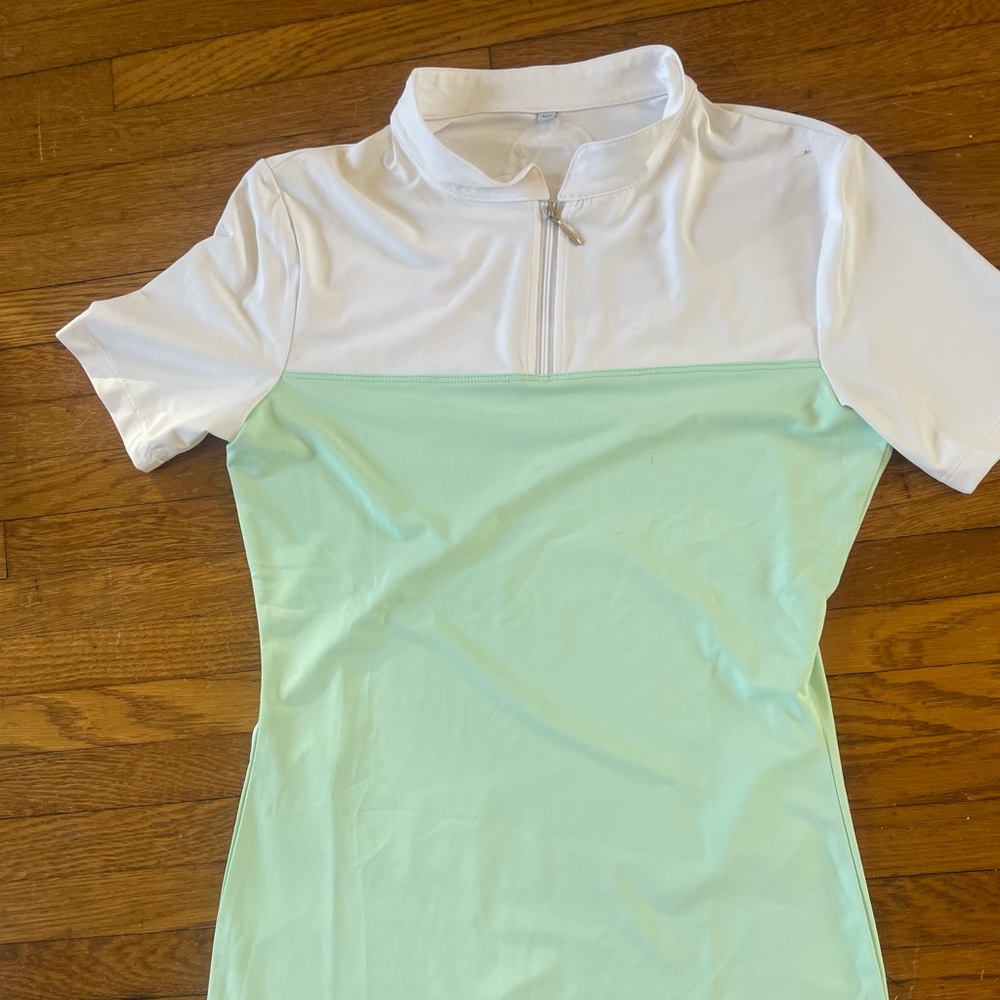 Beyond the Track apparel sunshirt XS